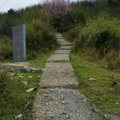 三穗显龙战鼓，溪边耕田人！东方觉者