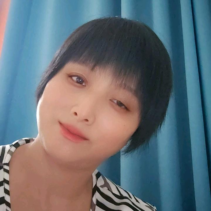 (♡>𖥦<)/♥杨杨得亿