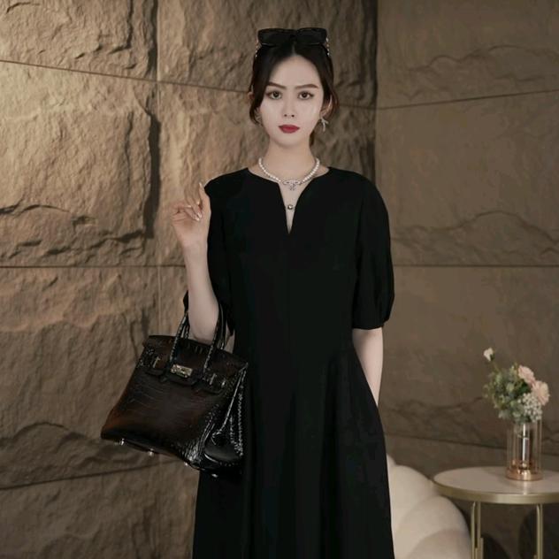 爵菲度嘉兴索橡炎贸易有限公司女装专卖店