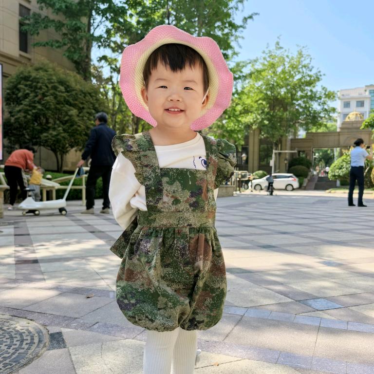 大眼睛小眼镜哈