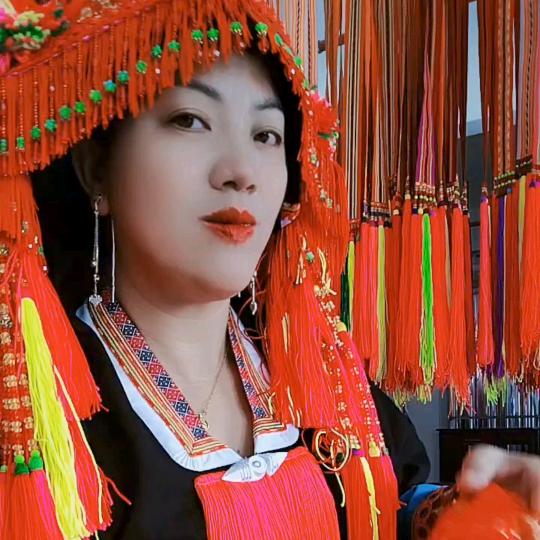 凤山民族服装设计店