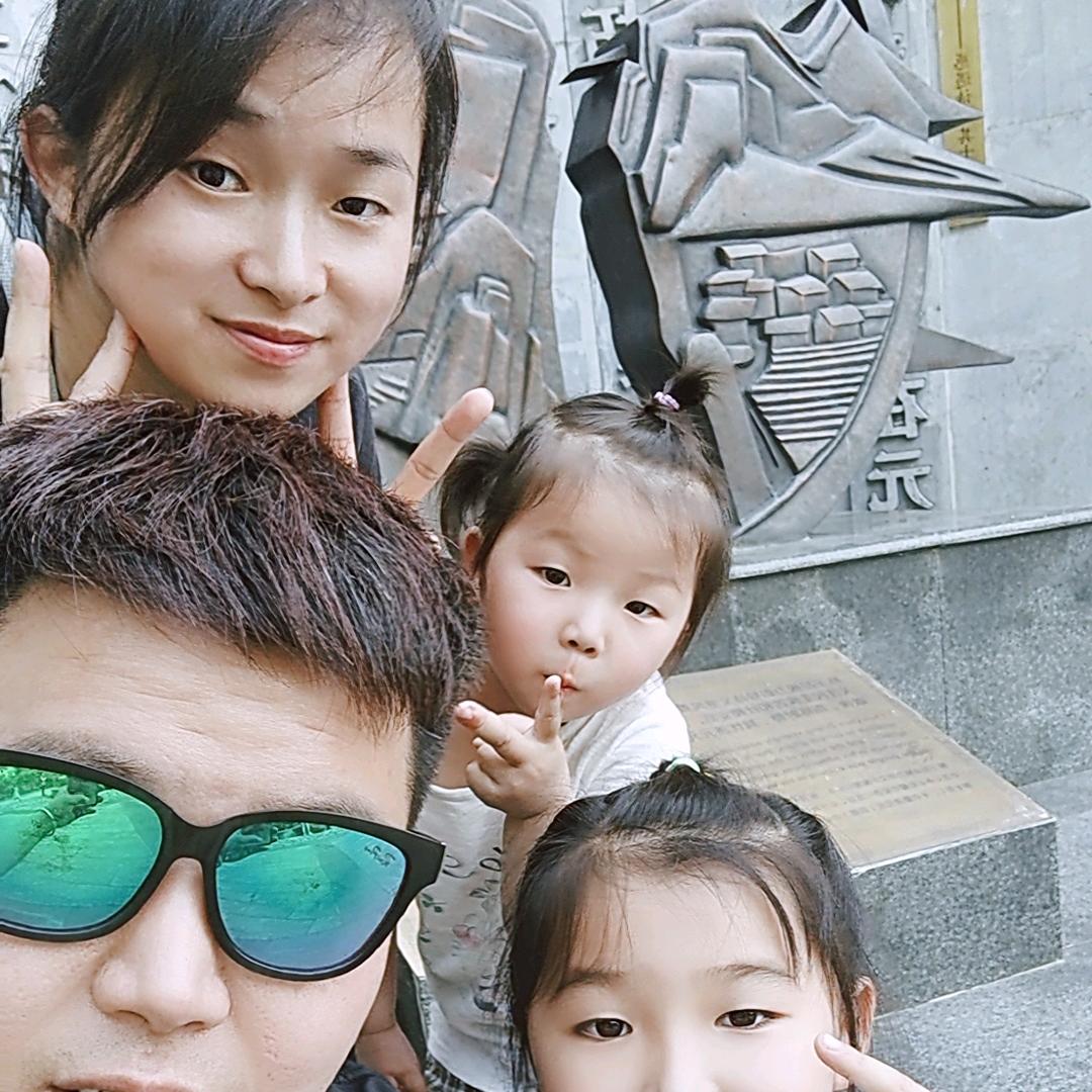 特百惠射洪专卖店    张迪