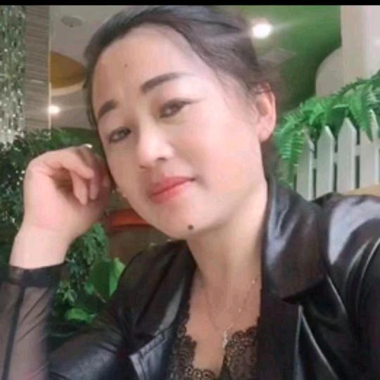英姐小号🌟早11点10开播