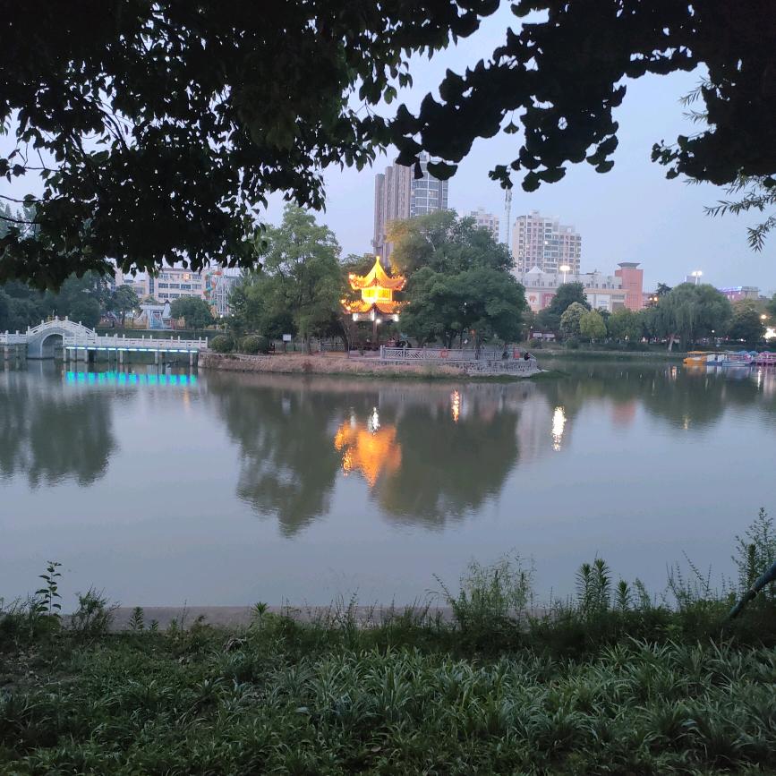 世界人民万岁头像