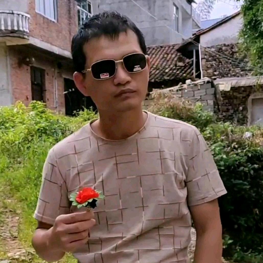 上饶权哥陀螺王子