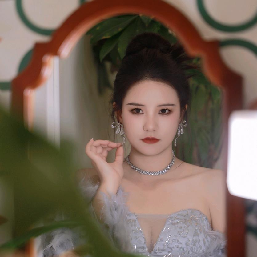 吉首化妆师     菲菲