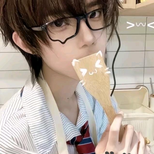 小y呆呆的
