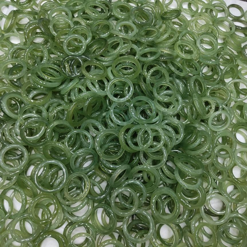岫玉手镯工厂批发