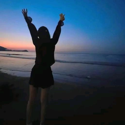 是舒舒Yaᥫᩣ༠°ʕ•̫͡•ʔ