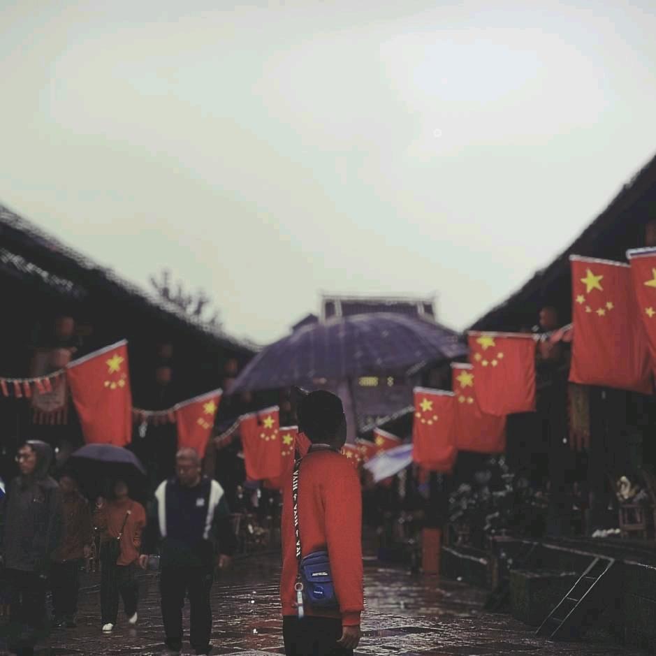 何晨光- ̗̀ ꪔ̤̥ꪔ̤̮ꪔ̤̫  ́