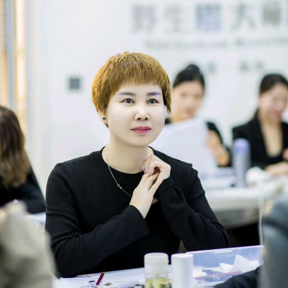 在辽源开美甲店的影姐