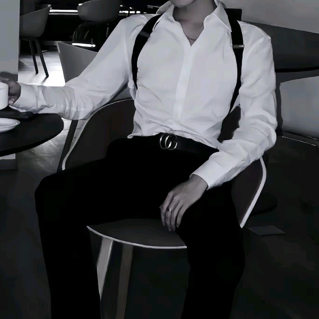 伊