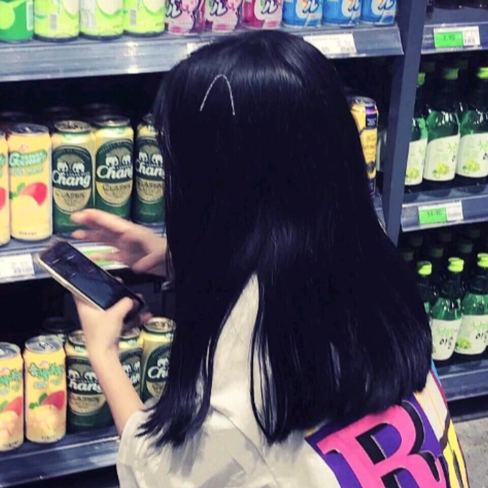 -小美^