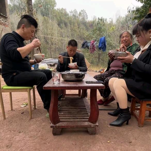 农村一家人