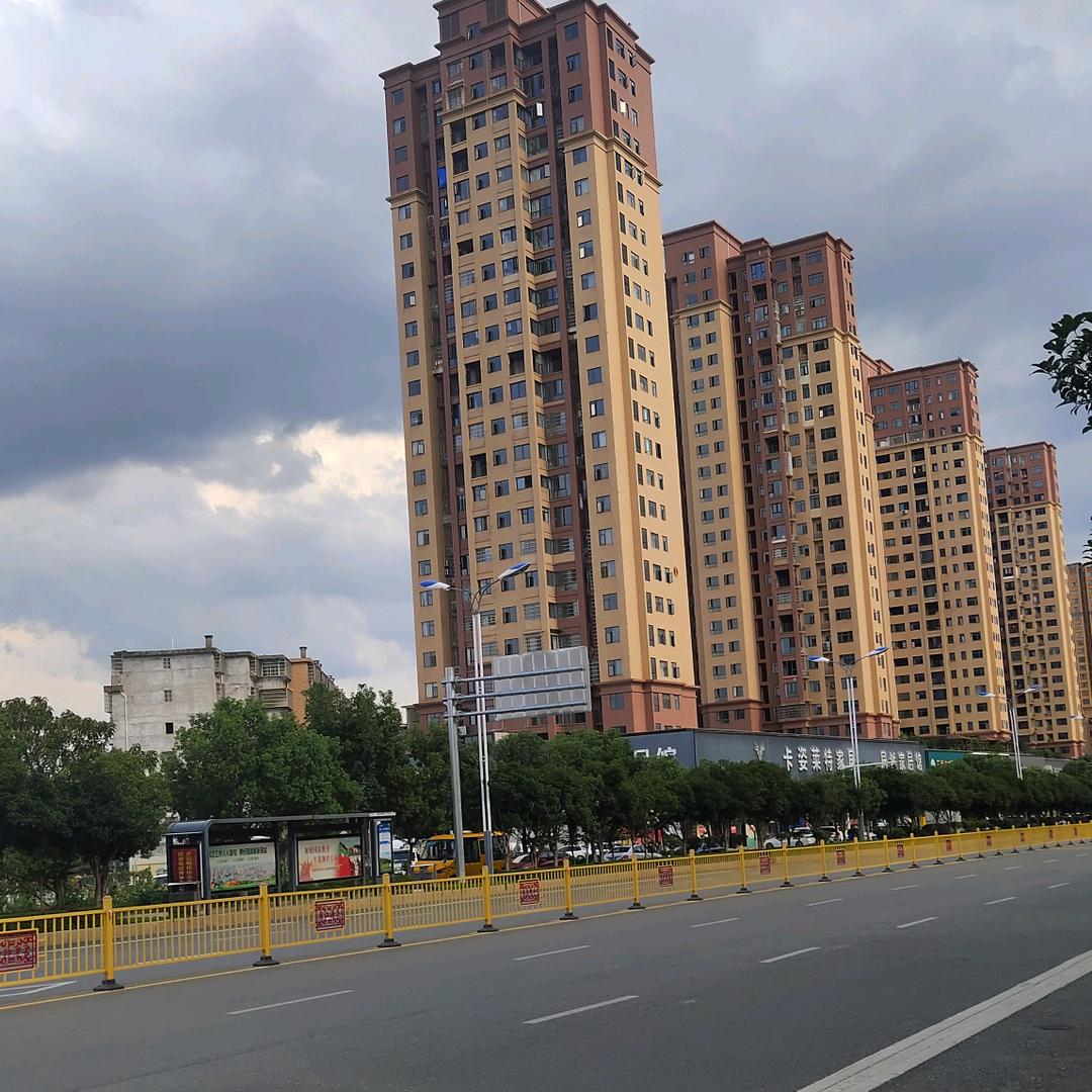 温小小