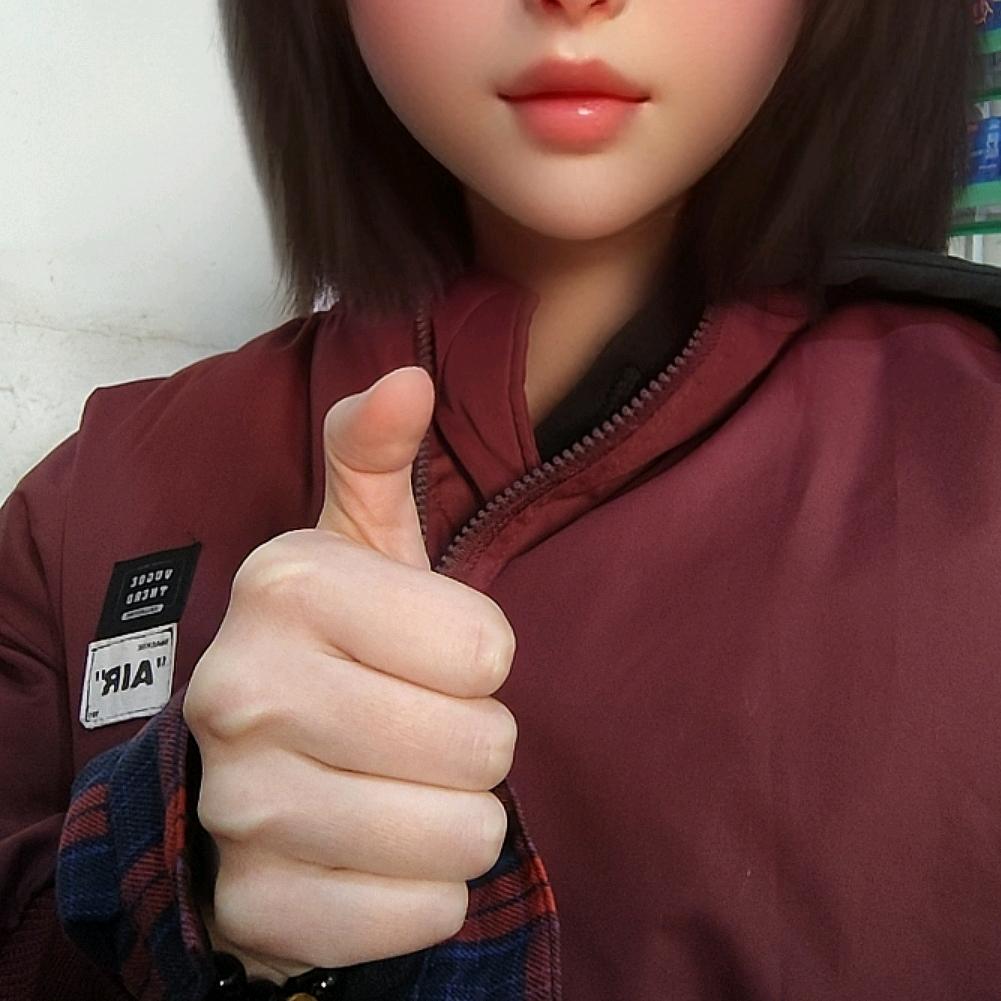 Yyan在学手语