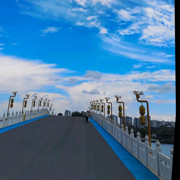 霓虹灯下的哨兵