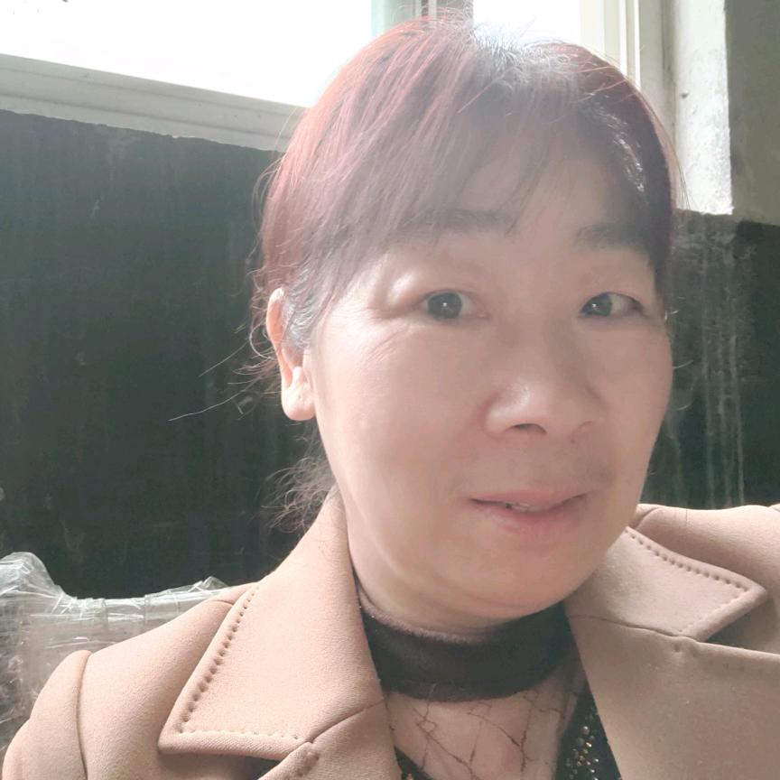 小燕超爱吃零食