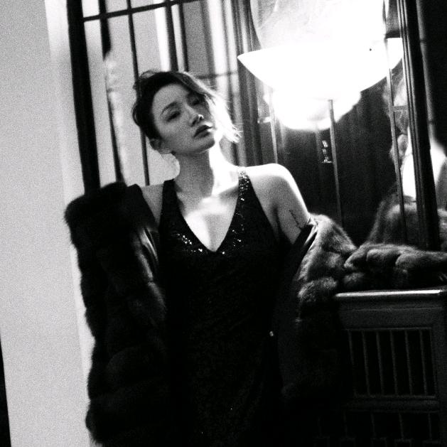 洛哥（气质穿搭）