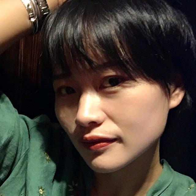 本色布依吉吉
