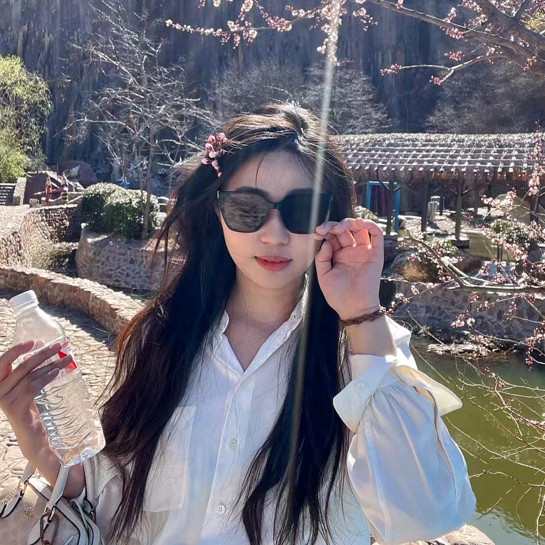 晗语(靓女爱吃西红柿)
