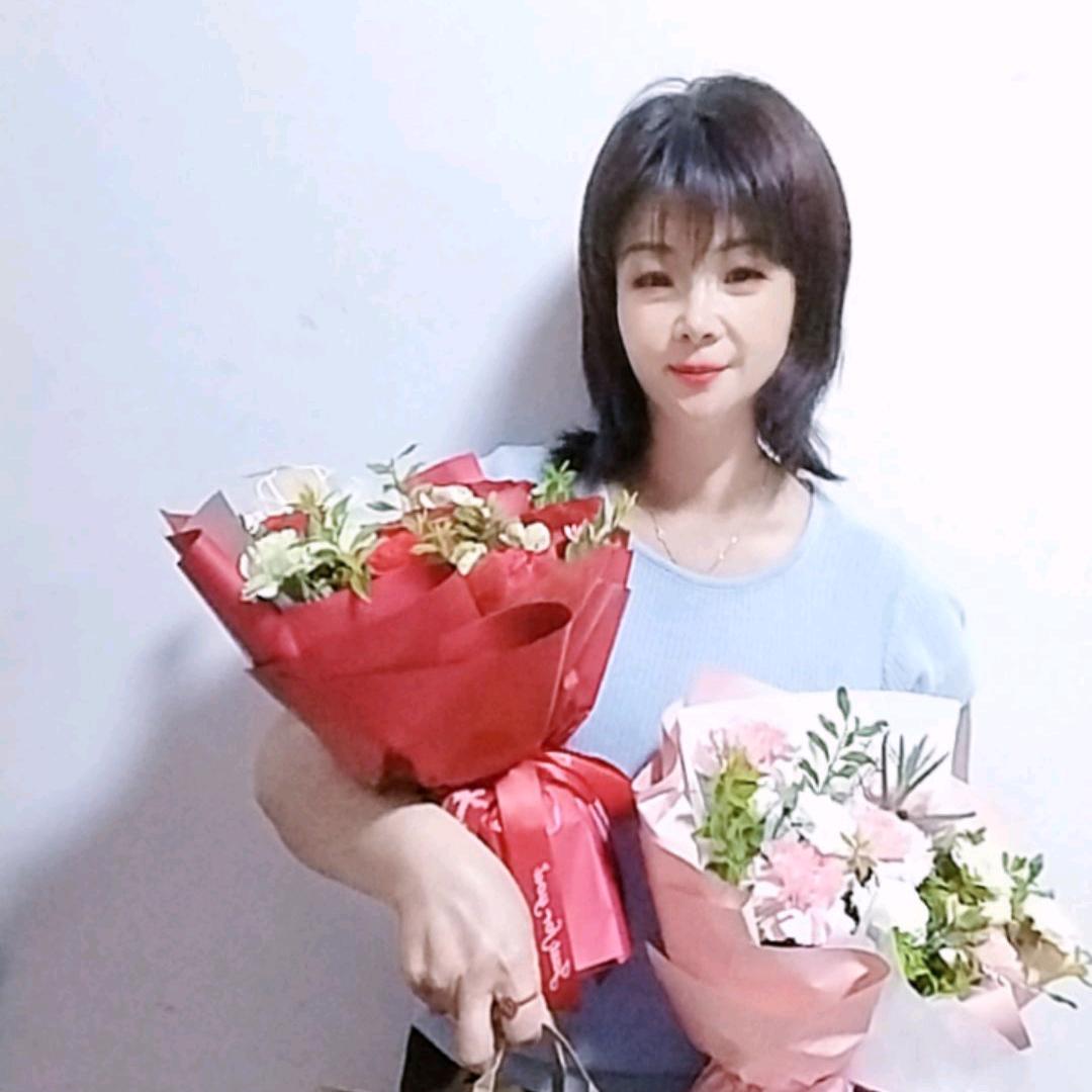 🌹🌹🌹雨中的红玫瑰🌹🌹🌹🌹