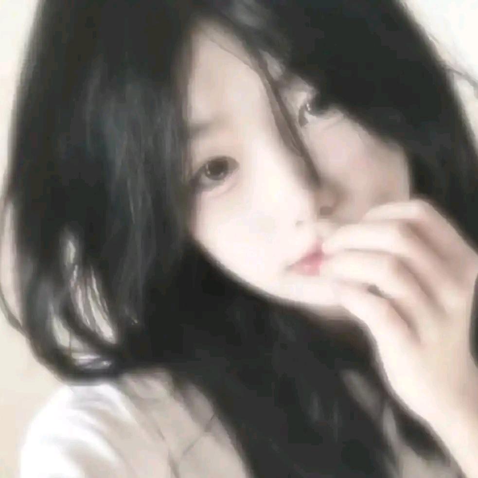 腼腆小美眉
