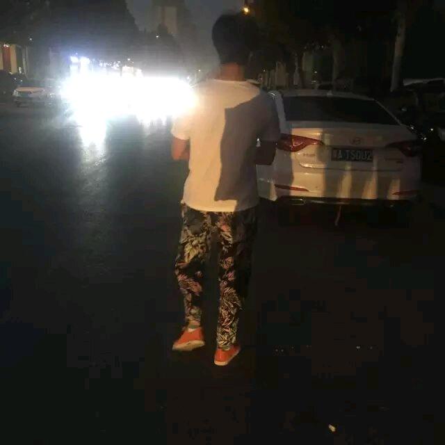 行走的灬T  T