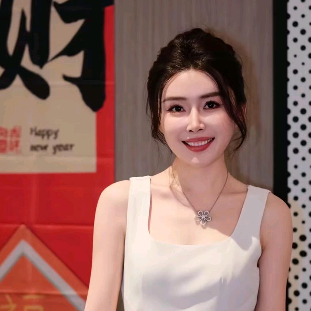 小允姐姐（日常穿搭❤️）
