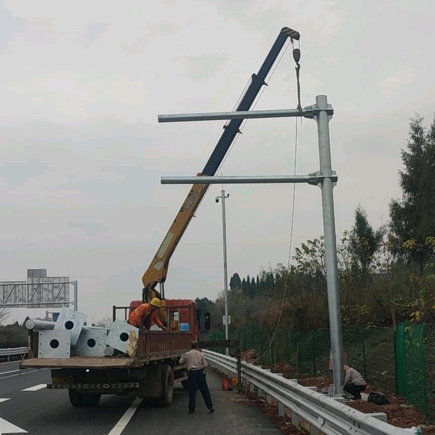 潼南随车吊8吨12吨铺路钢板出租