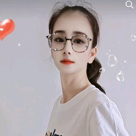 向阳爱穿搭