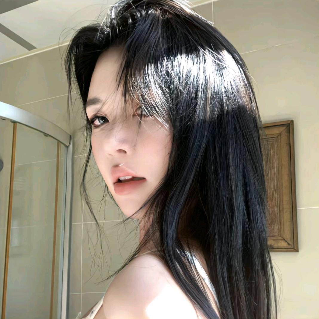 𝐄𝐬𝐢𝐚𝐧