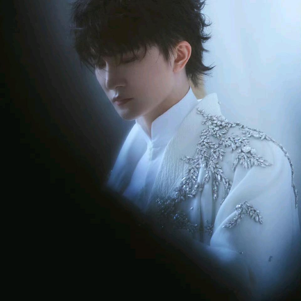 一笑而过呀(看过演唱会版)