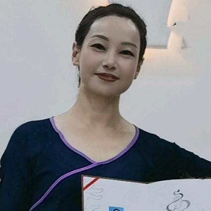 余川教舞蹈的小项