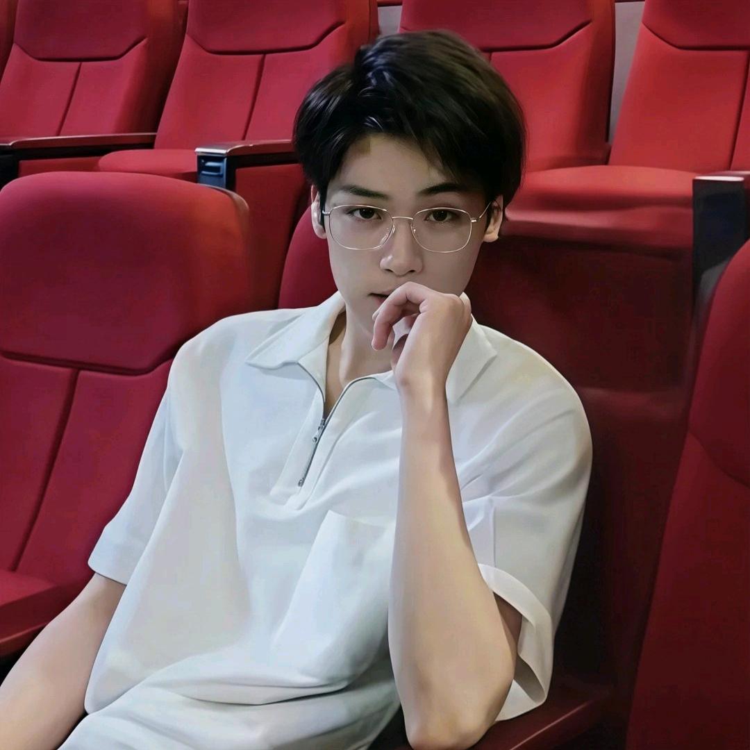 进！YUNI一起喝柠檬水