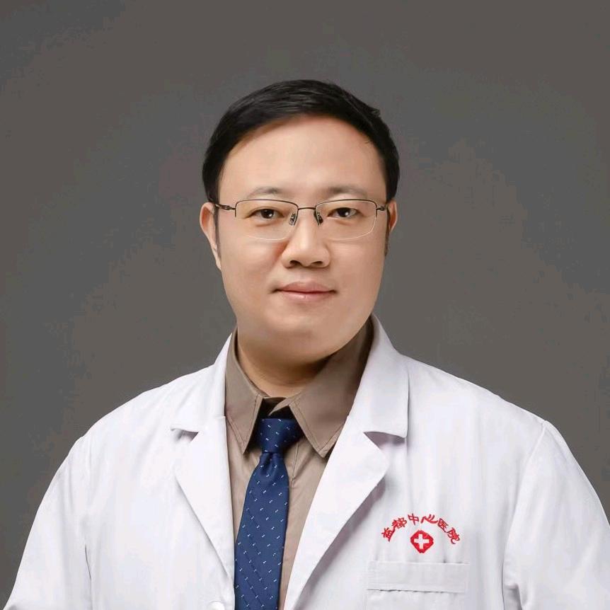 皮肤科/医美中心主任张宝祥