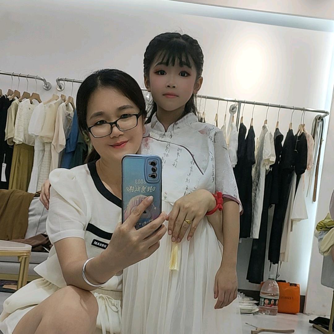 梦衣缘服装