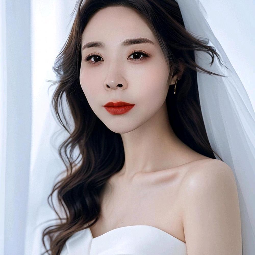 @李依。