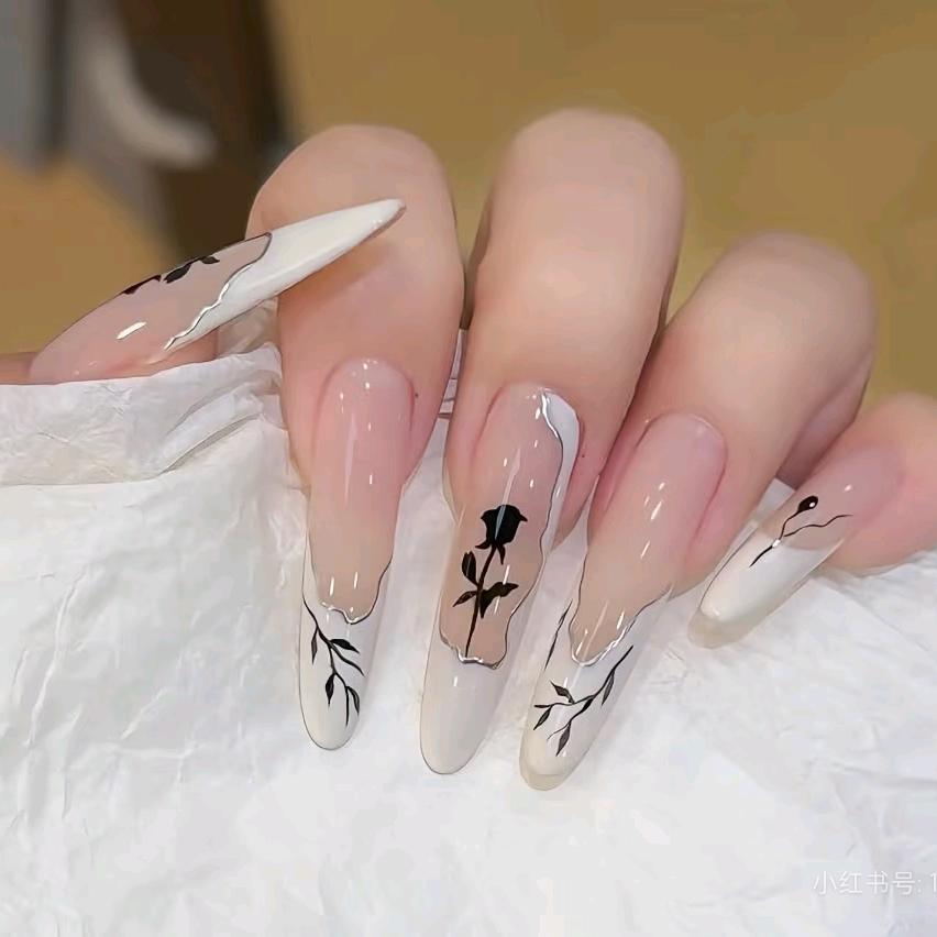 爱不释手美甲美睫店（招学员）