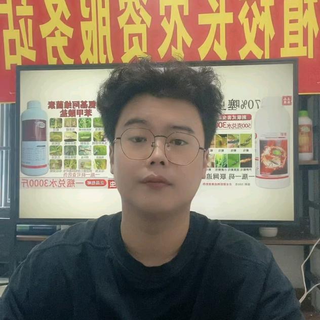 植校长 欣逢农资