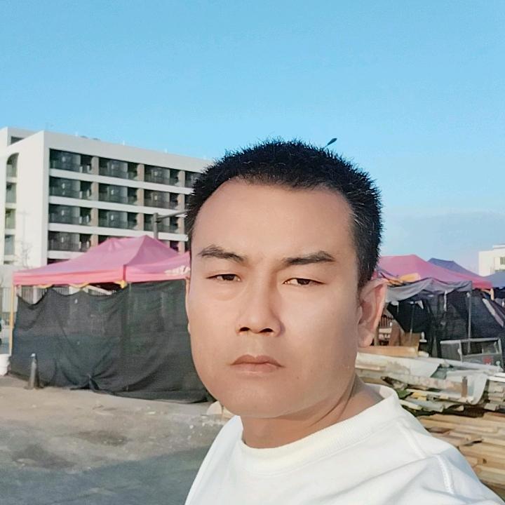 单亲爸爸，努力赚钱