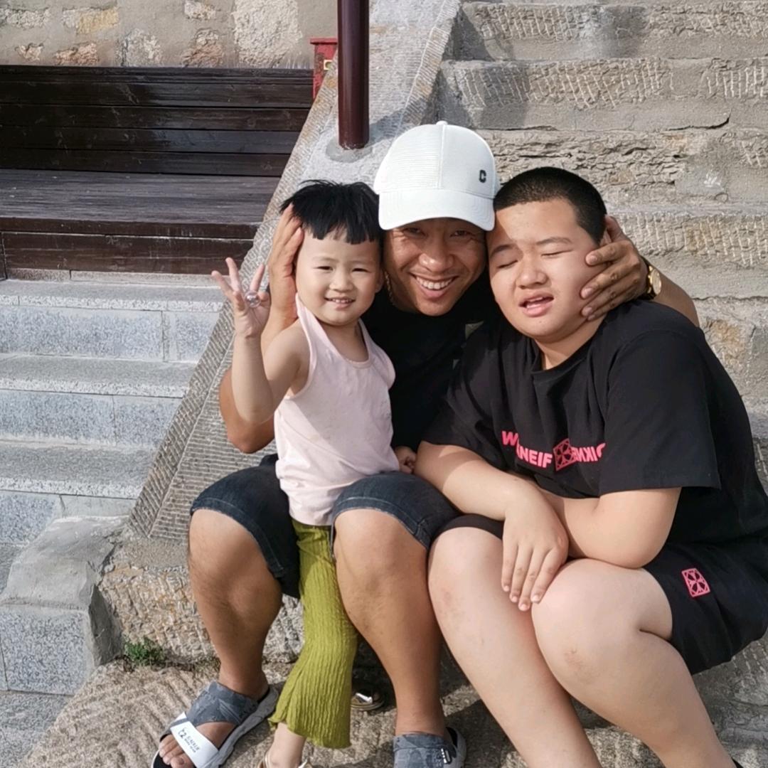 大叔带仨娃😂