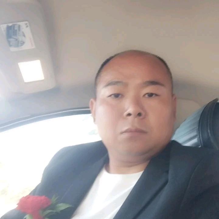 慕彦伟