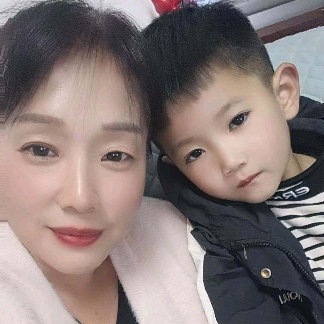 《开心奶奶❤️快乐孙子》