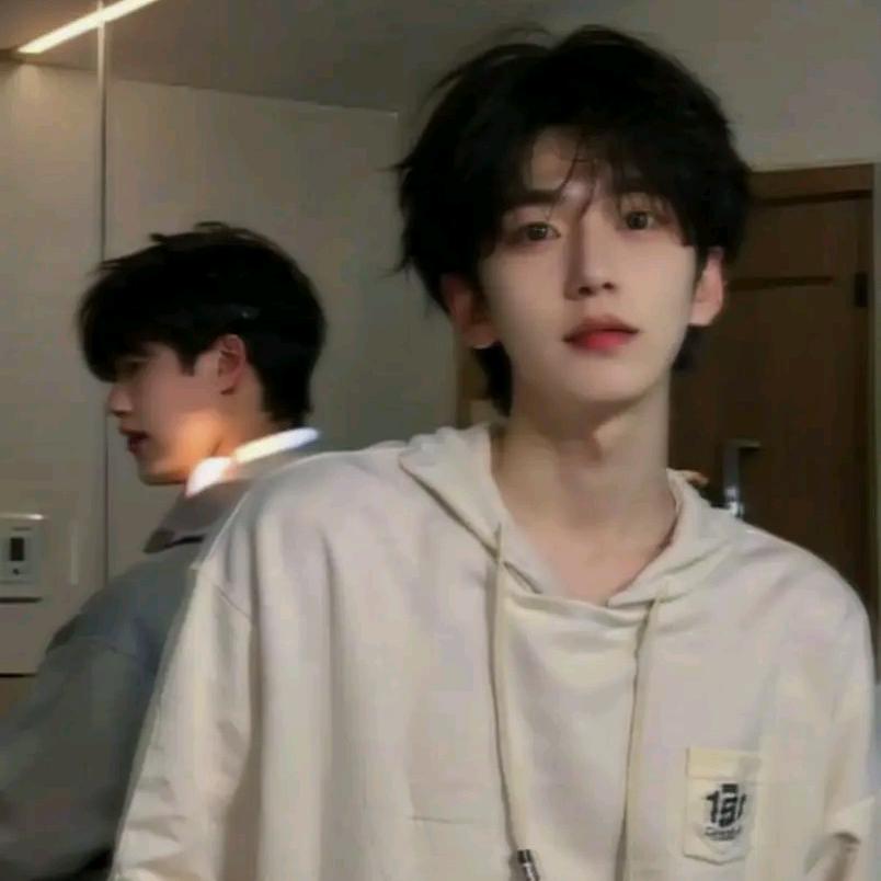 那个男的               ·