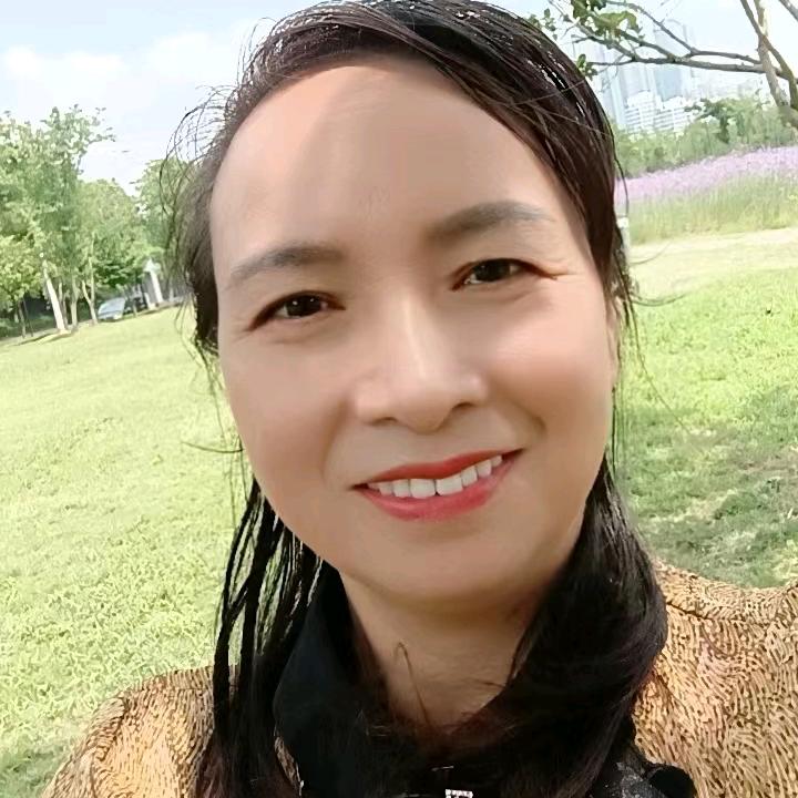 张姐姐每天中午12点10分聊天带唱歌主播