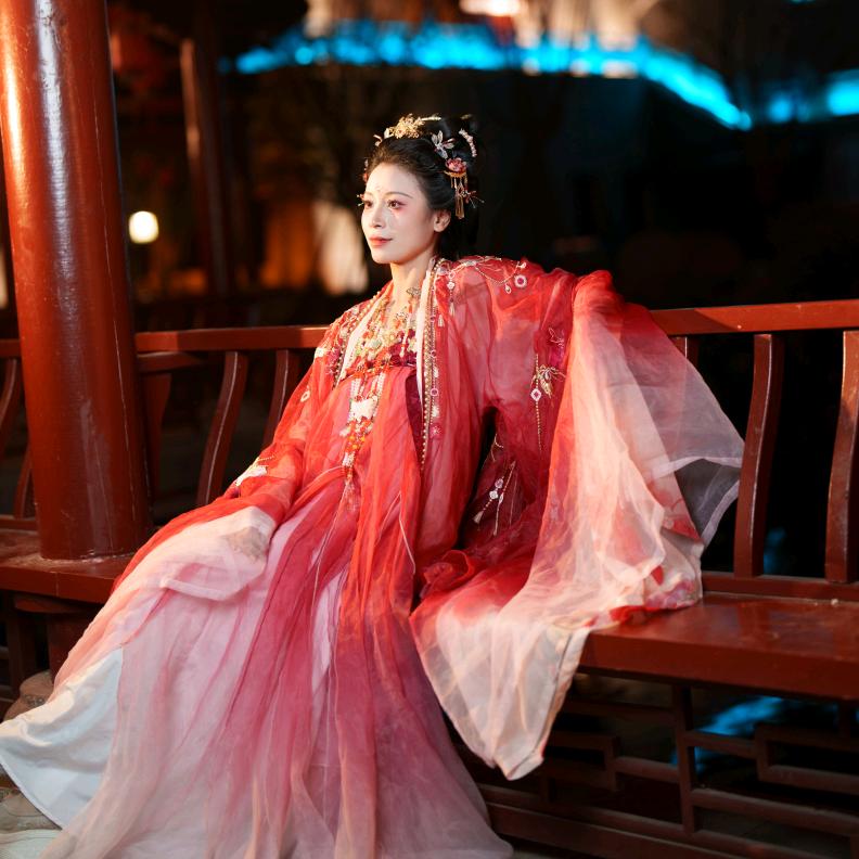 筑华曲裳-沐贵妃