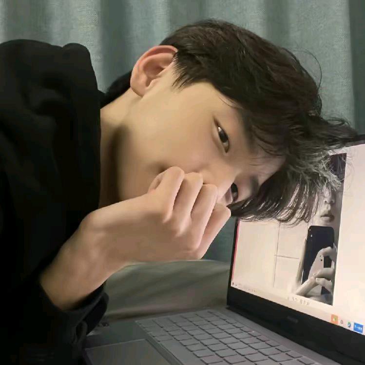 打不过就看海（小熊学弟）