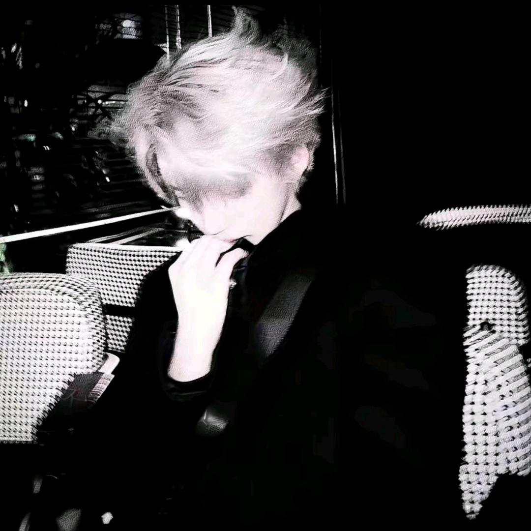 我以为只要尿的够高 就能遮住眼泪#