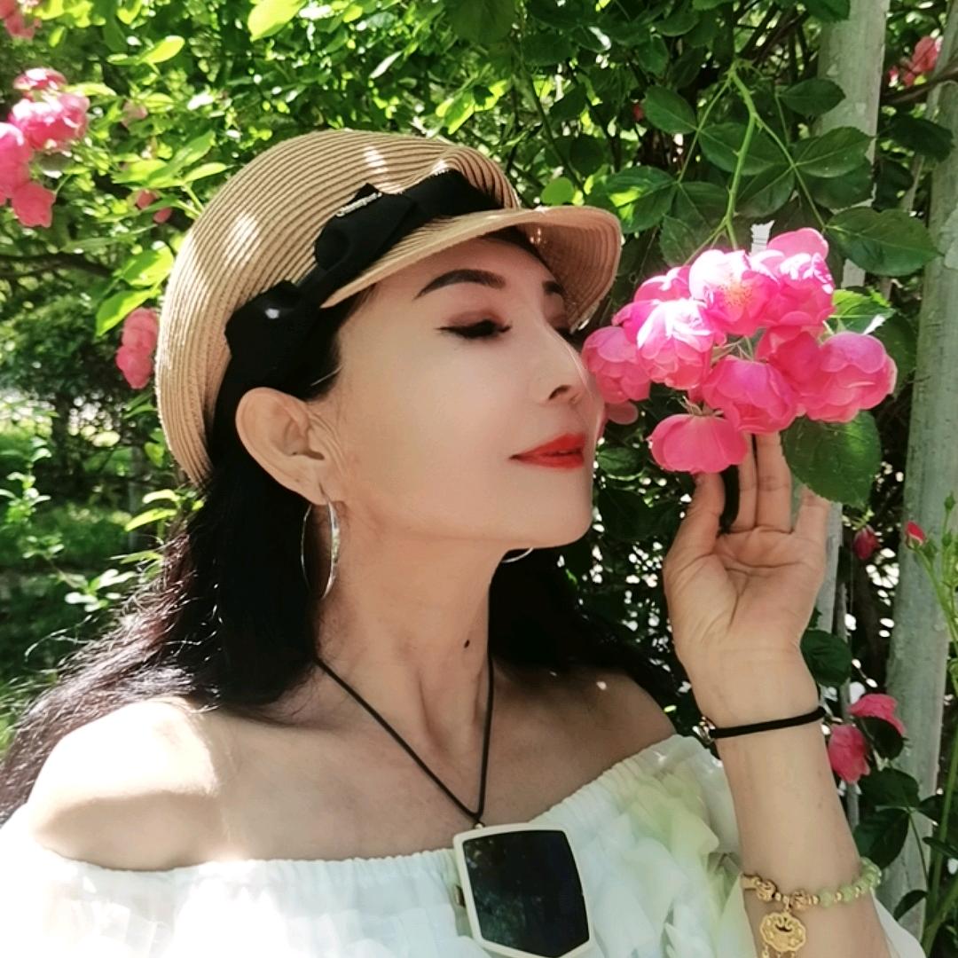 青青河边草，🐳🐳